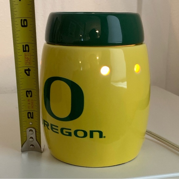 Scentsy University Of Oregon Ducks NCAA Full Size Wax Warmer Yellow Green READ - Picture 9 of 13